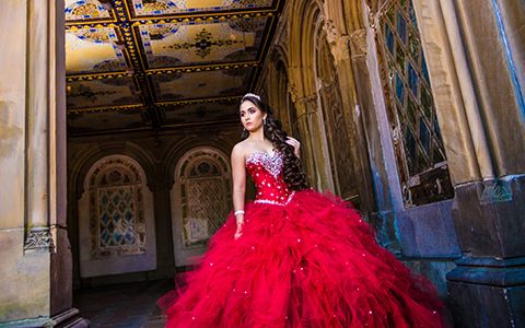 Bella Quinces Photography in Miami, Quinceanera photography red dress