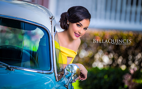 quinces-picture-with-on-old-blue-car-bella-quinces-villa-blanca